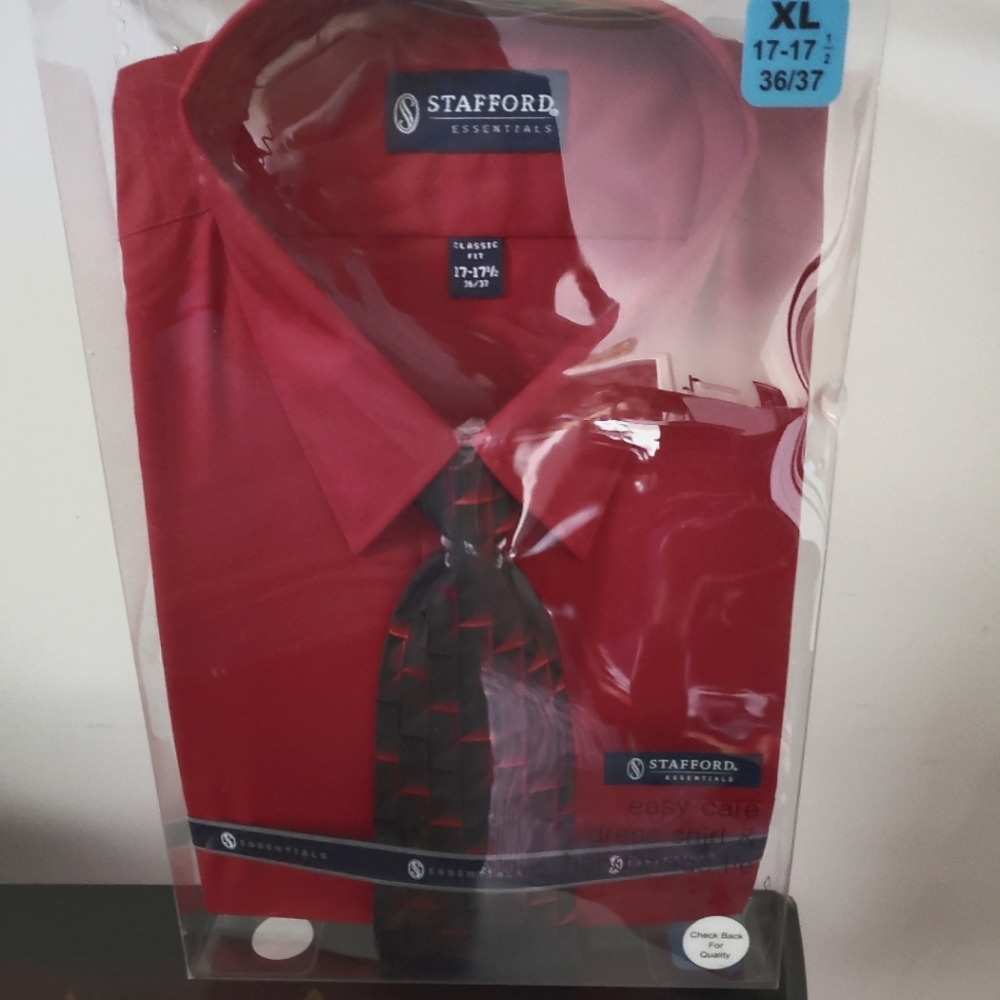 Brand New Stafford Long  Sleeve Boxed Set Shirt and Tie